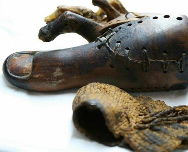Ancient Artifacts (15 pics)