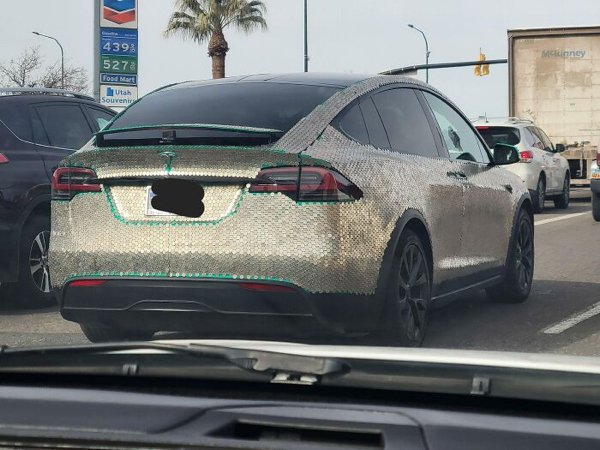 Strange Finds On The Road (30 pics)