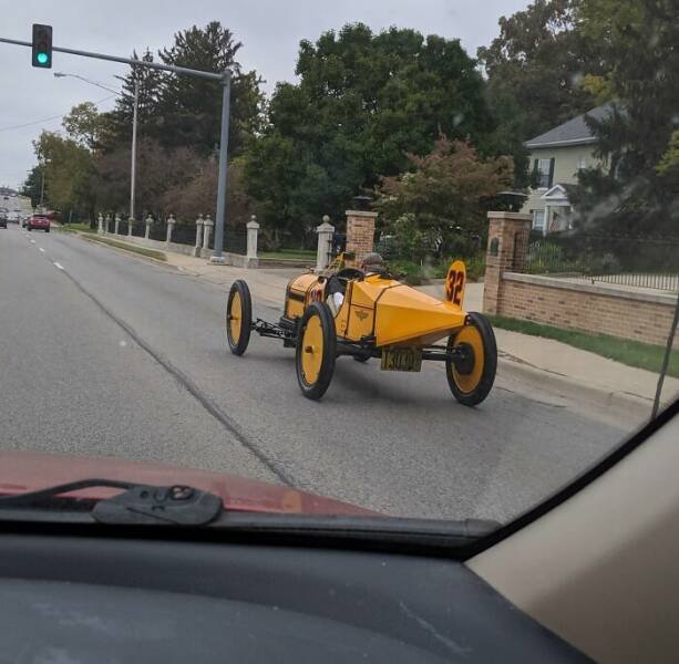 Unexpected Finds On The Road (25 pics)