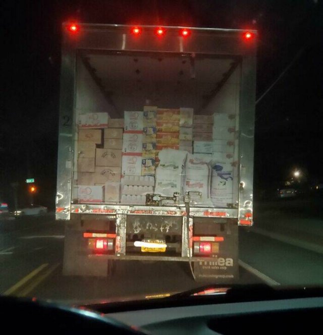 Unexpected Finds On The Road (25 pics)