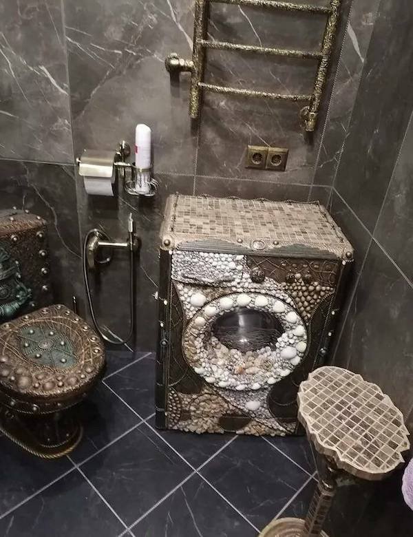 What Is Going On Here? (38 pics)