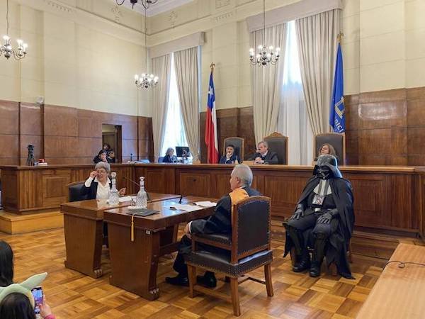 What Is Going On Here? (38 pics)