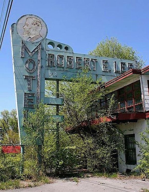Amazing Abandoned Places (20 pics) Amazing Abandoned Places (20 pics)