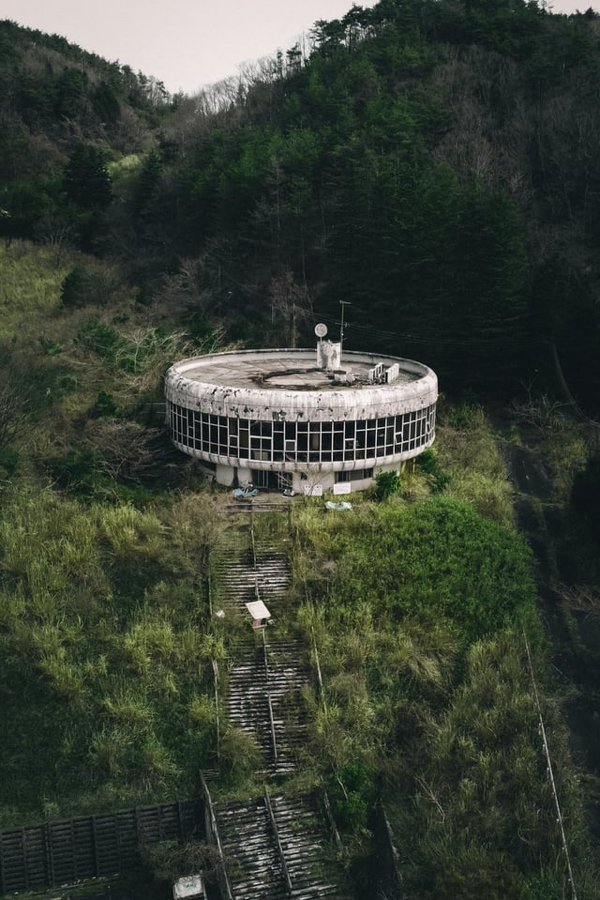 Amazing Abandoned Places (20 pics) Amazing Abandoned Places (20 pics)
