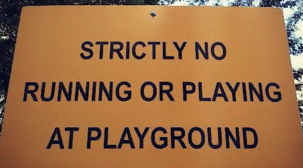 Awful Playgrounds (25 pics)
