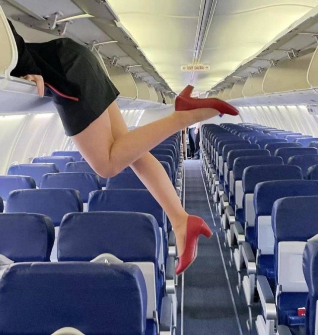 Hot Flight Attendants (26 pics)