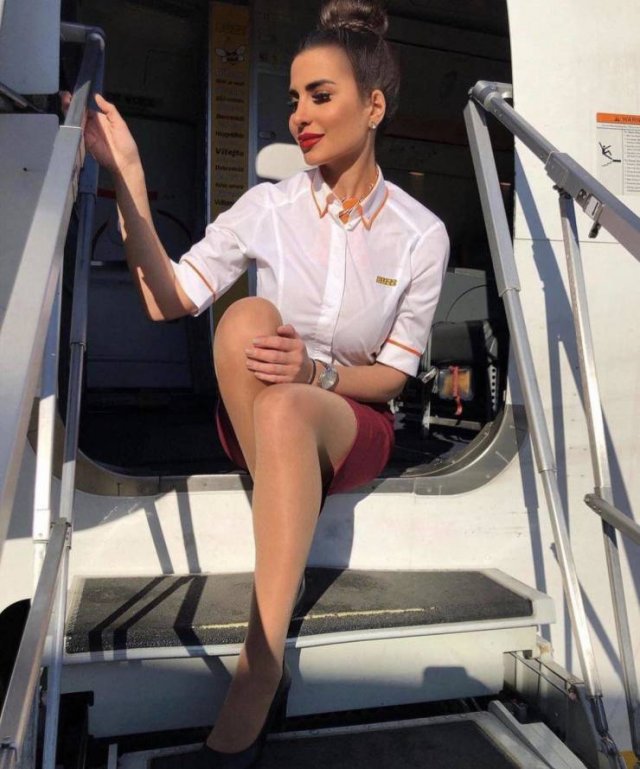 Hot Flight Attendants (26 pics)