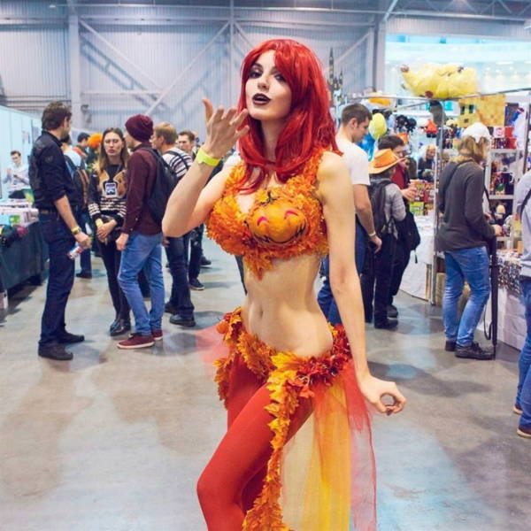 Cosplay Girls (33 pics)