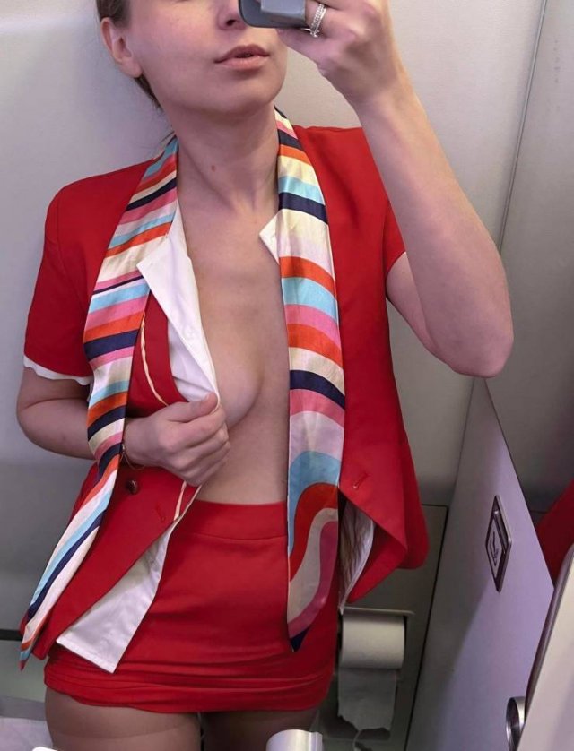 Hot Flight Attendants (26 pics)