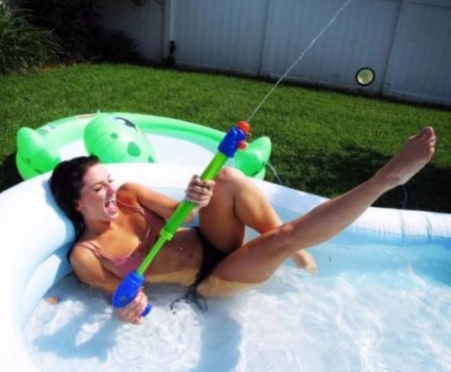 Girls Having Fun (64 pics)