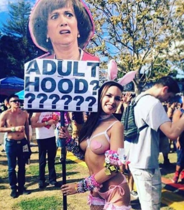 Girls Having Fun (64 pics)