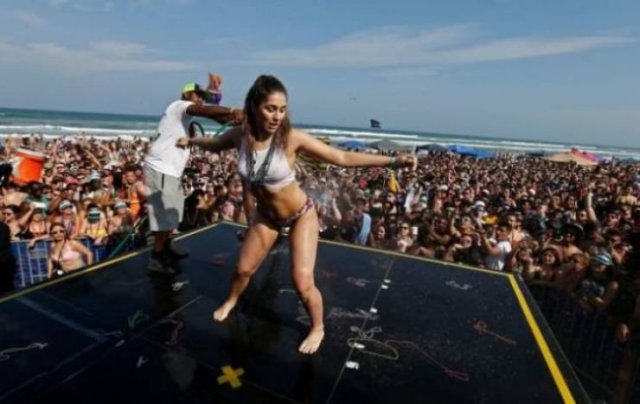 Girls Having Fun (64 pics)