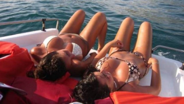 Girls Having Fun (64 pics)