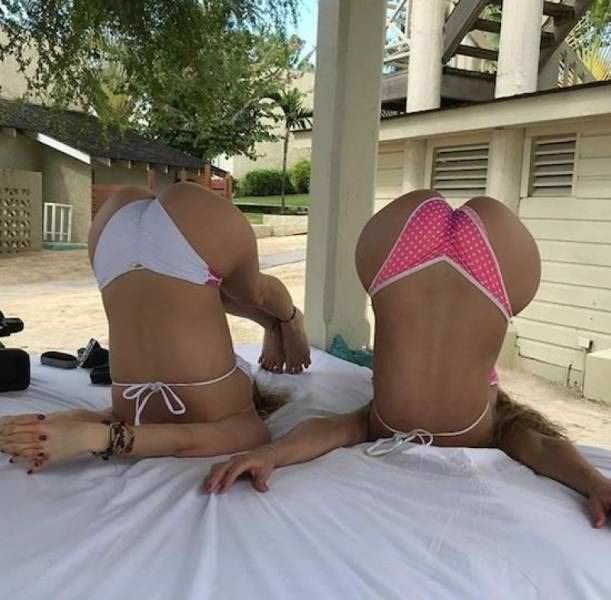 Girls Having Fun (64 pics)