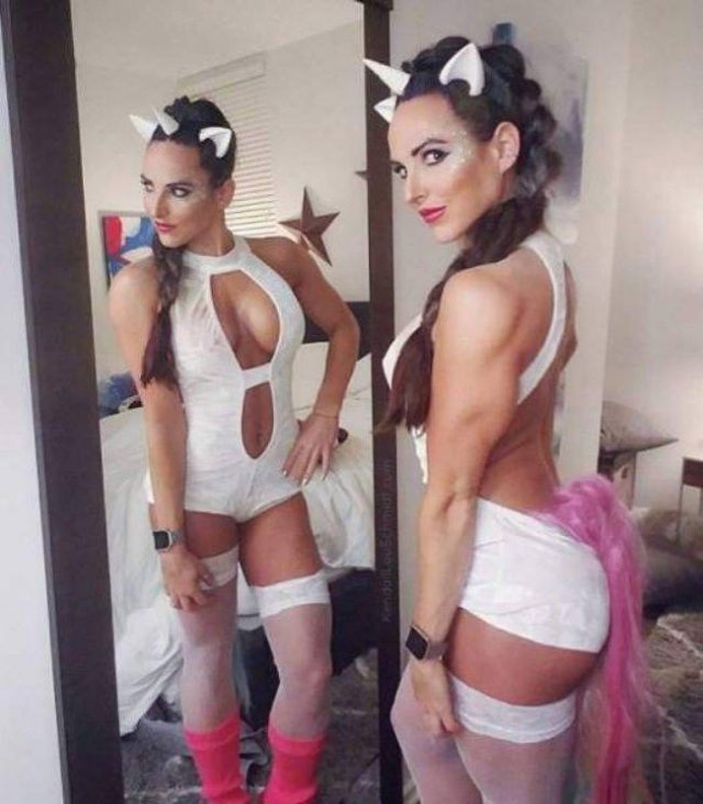 Girls Having Fun (64 pics)