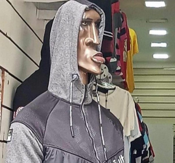 What Is Going On Here? (28 pics)