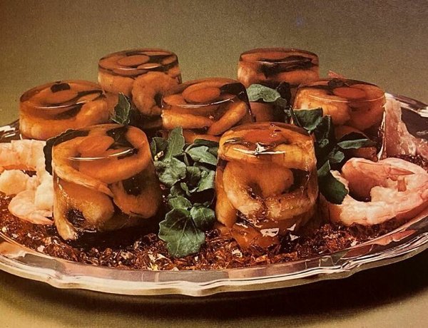 Weird Dishes From The Past (30 pics)