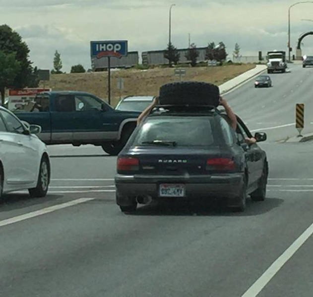 Odd Situations On The Road (32 pics)