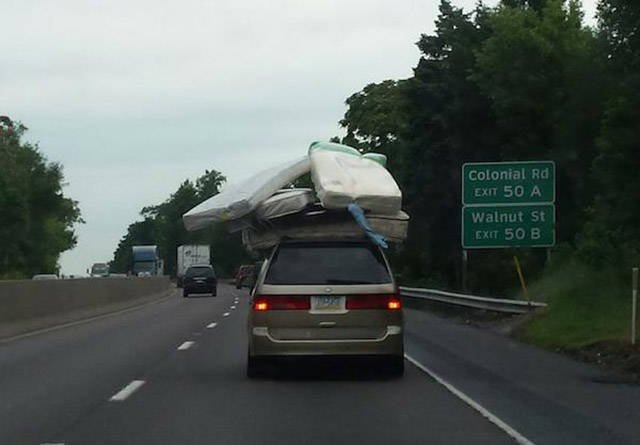 Odd Situations On The Road (32 pics)