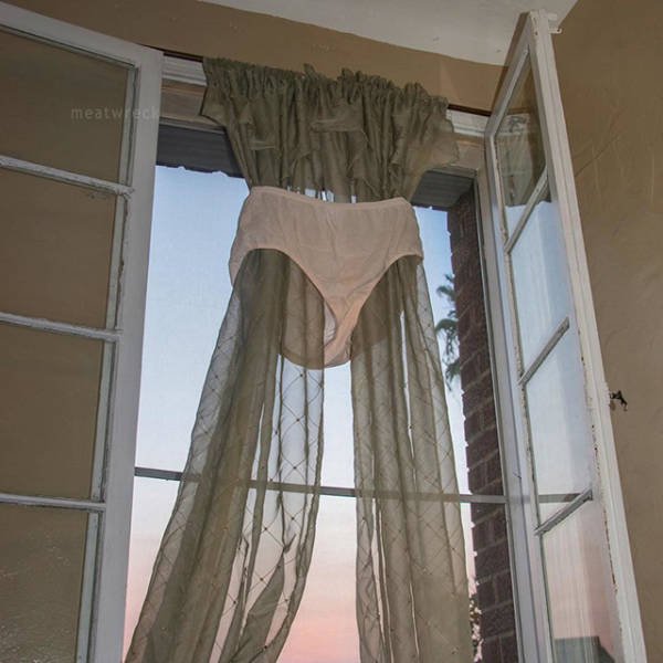 What Is Going On Here? (41 pics)