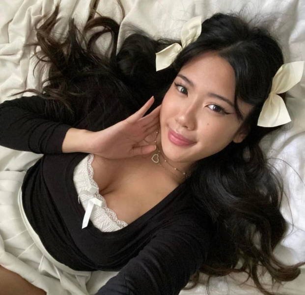 Asian Girls (42 pics)