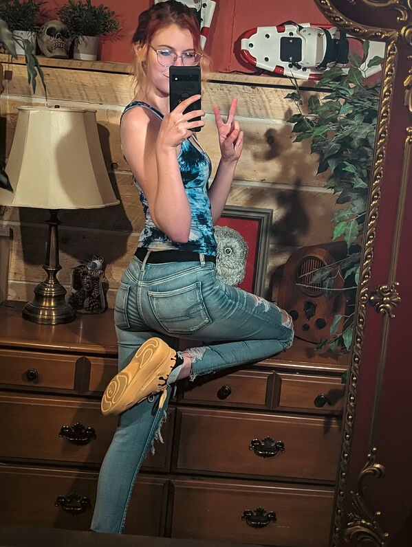 Girls In Tight Jeans (40 pics)