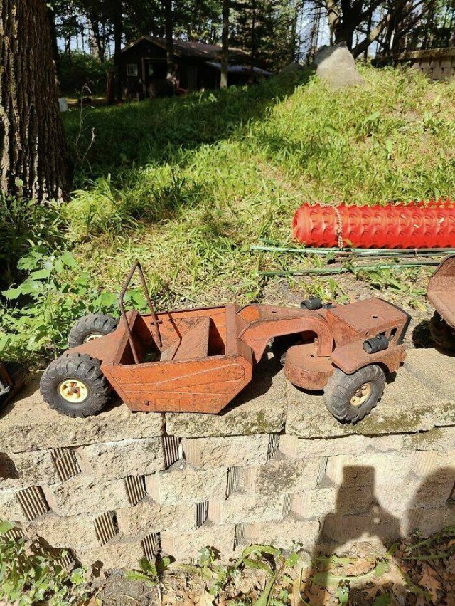 Unusual Finds In Thrift Shops (39 pics)