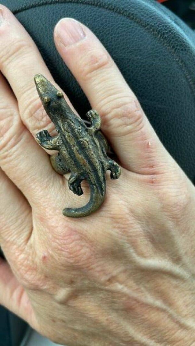 Unusual Finds In Thrift Shops (39 pics)