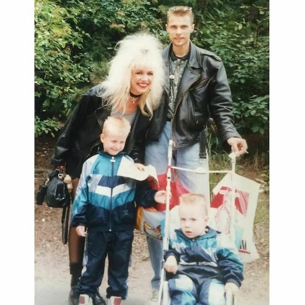 People Share Retro Photos Of Their Parents (35 pics)