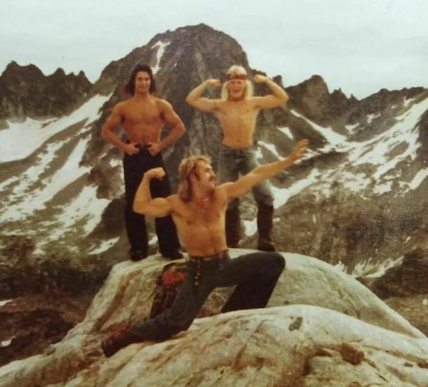 People Share Retro Photos Of Their Parents (35 pics)