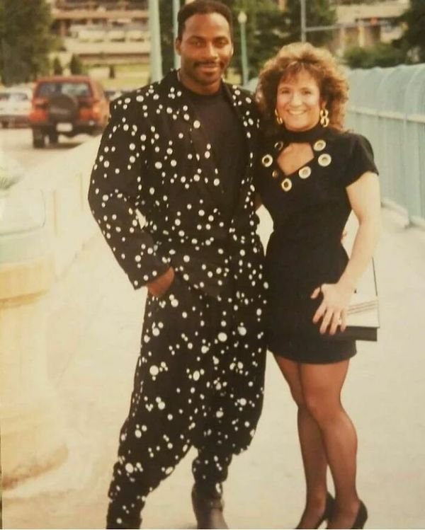 People Share Retro Photos Of Their Parents (35 pics)