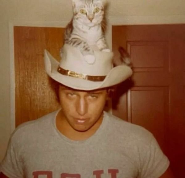 People Share Retro Photos Of Their Parents (35 pics)