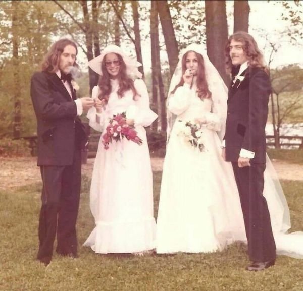 People Share Retro Photos Of Their Parents (35 pics)