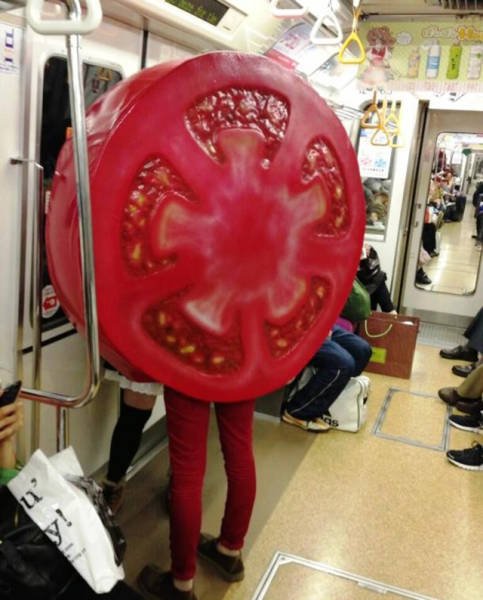 Odd People In The NYC Subway (25 pics)