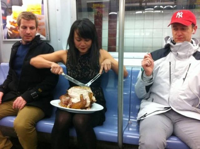 Odd People In The NYC Subway (25 pics)