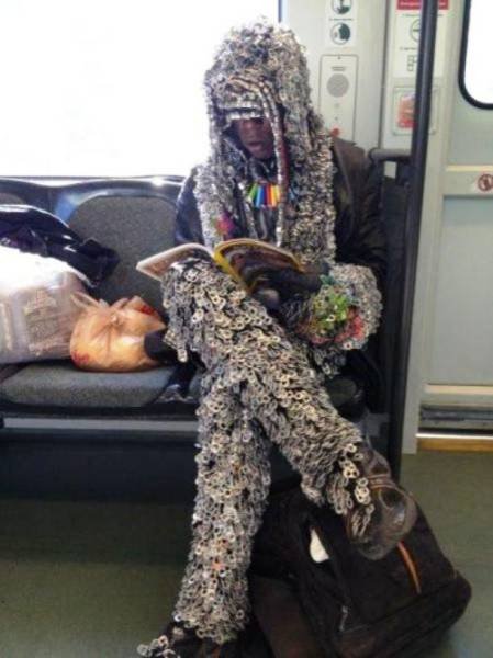 Odd People In The NYC Subway (25 pics)