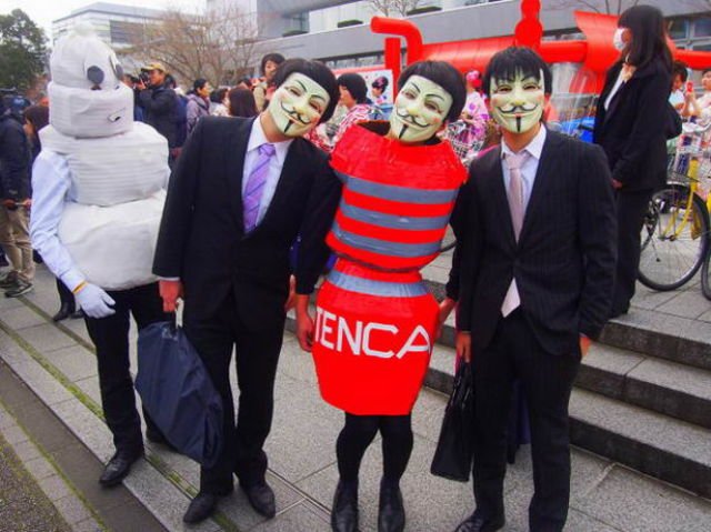 University Prom in Japan (23 pics)