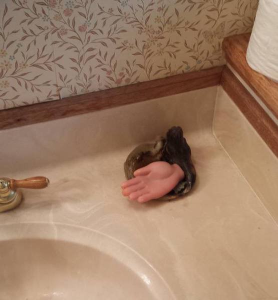 What Is Going On Here? (50 pics)