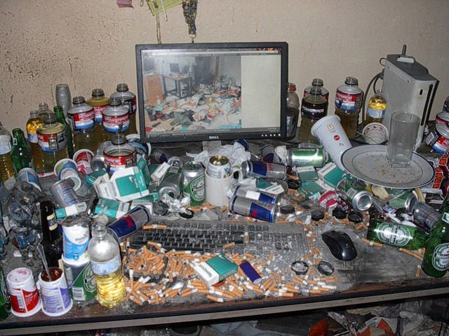 Terrible Computer Places (25 pics)