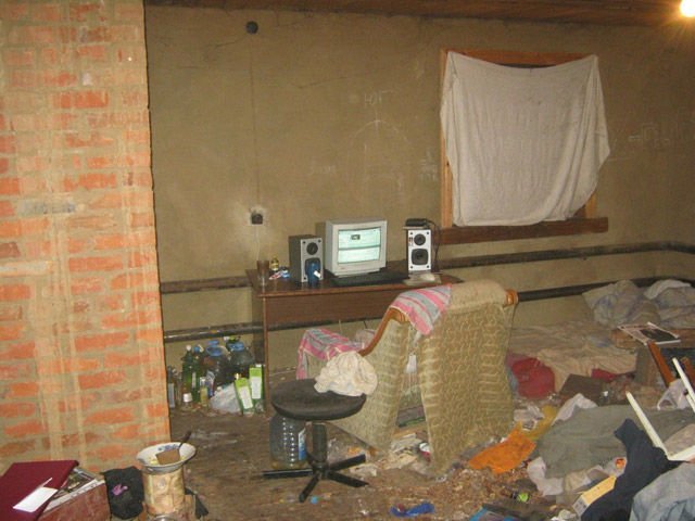 Terrible Computer Places (25 pics)