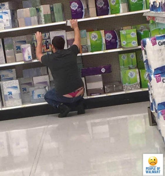 Strange People In Shops (39 pics)
