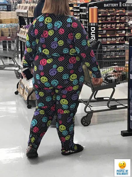 Strange People In Shops (39 pics)