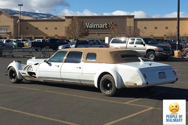 Strange People In Shops (39 pics)