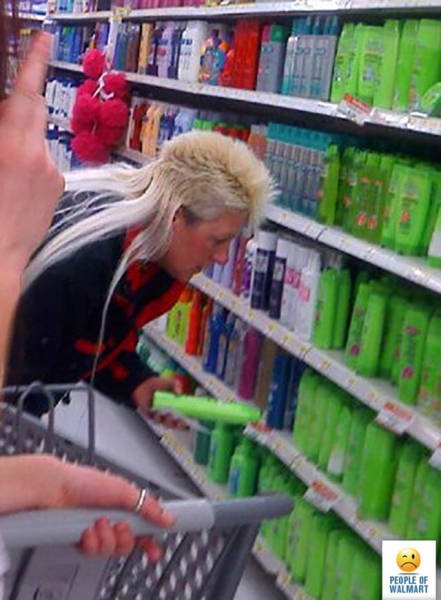 Strange People In Shops (39 pics)