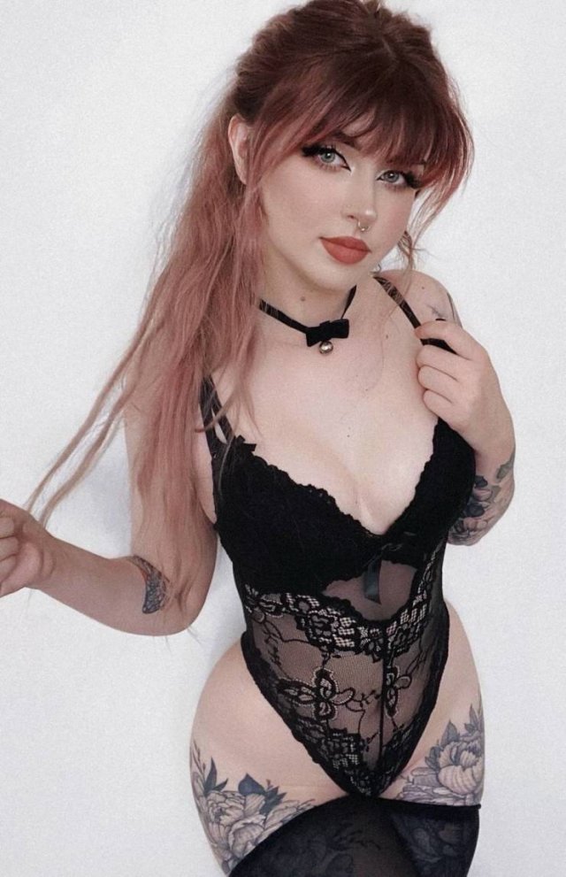 Girls In Lingerie (57 pics)