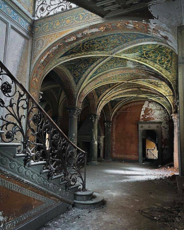 Beautiful Abandoned Places (25 pics)
