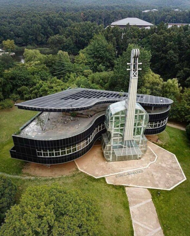 Beautiful Abandoned Places (25 pics)