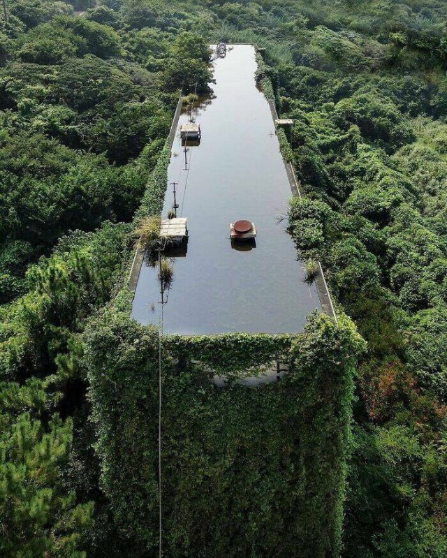 Beautiful Abandoned Places (25 pics)