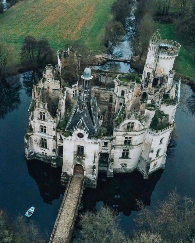 Beautiful Abandoned Places (25 pics)