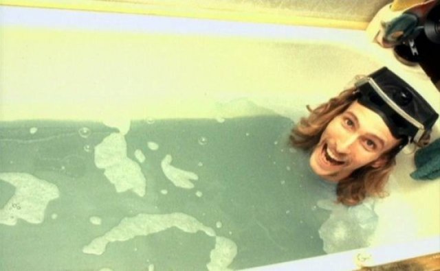 Rare Photos From Filming Of ''A Nightmare On Elm Street'' (28 pics)